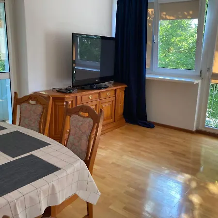 Hotel Al I Armii Wojska Polskiego 18-7 *